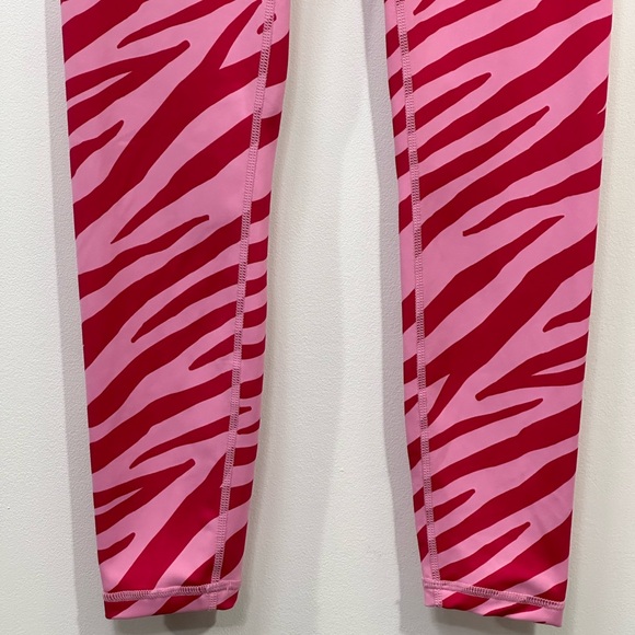 Wilo The Label Activewear Women's Pink Animal Zebra Pint Legging - Picture 4 of 10